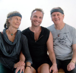 Σπύρος Καπνιάς - Garudananda - Atma Yoga Academy